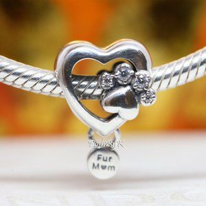 PANDORA Sparkling Paw Print & Heart 798873C01